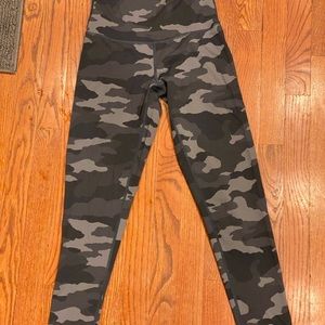Aerie Camo leggings